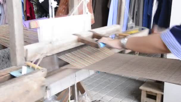 Weaving loom — Stock Video