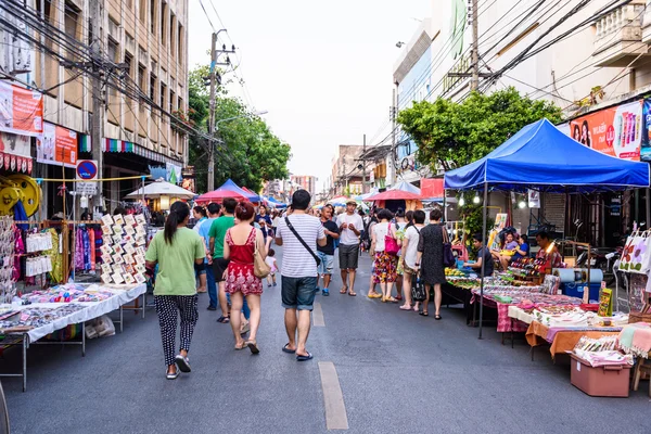 Wandelen straat markt. — Stockfoto