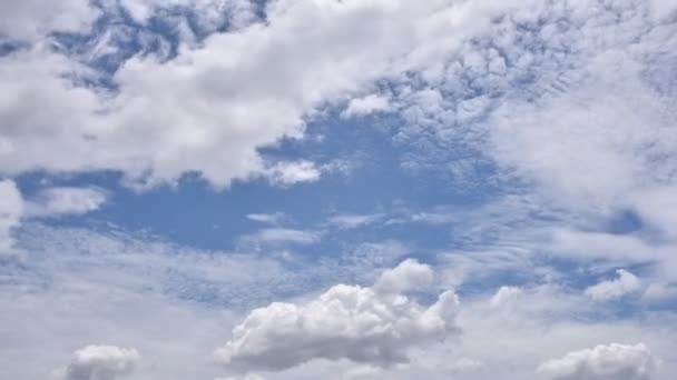 Nubes corriendo . — Vídeo de stock