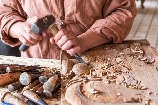 Craftsman wood carving. — Stock Photo, Image