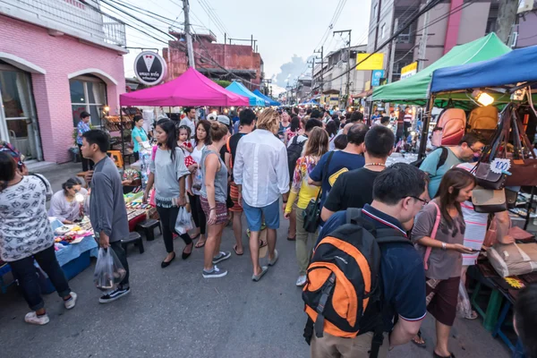 Wandelen straatmarkt Wualai. — Stockfoto