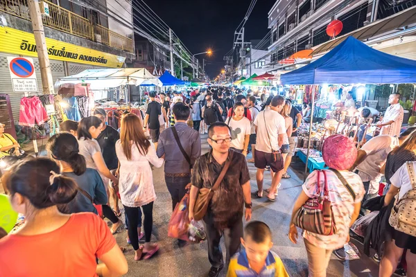 Wandelen straatmarkt Wualai. — Stockfoto