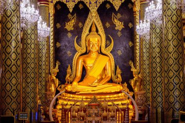 Buda heykelinin adı Phra Buddha Chinnarat Phra Sri Rattana Mahathat Tapınağı, Phitsanulok Tayland 'da. Tayland 'da güzel bir Buda portresi..