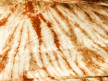 Boyalı kumaş bağla.