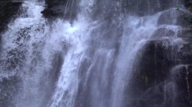 şelale ağır çekim.