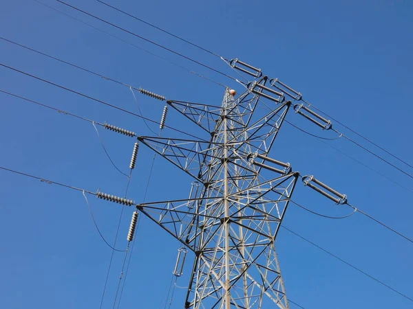 Torres Metálicas Que Suportam Cabos Cobre Que Transportam Energia Elétrica — Fotografia de Stock