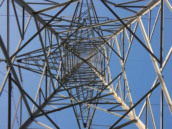 Torres Metálicas Que Suportam Cabos Cobre Que Transportam Energia Elétrica — Fotografia de Stock