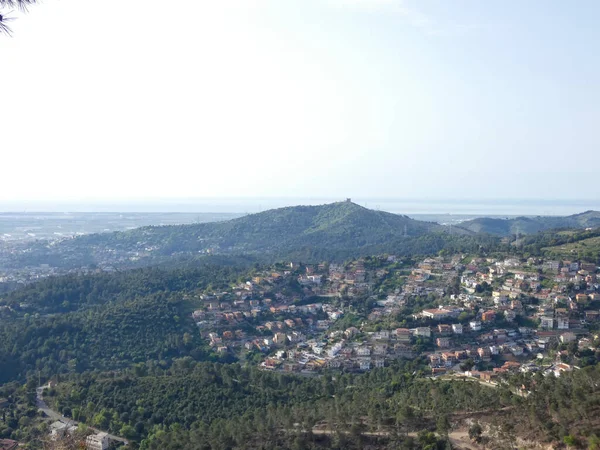バルセロナ近郊のBaix Llobregat地域 カタルーニャ地方の地中海地域 スペイン ヨーロッパの村の眺め — ストック写真