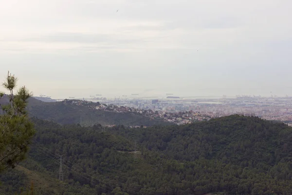 Allmän Utsikt Från Collcerola Bergen Nära Staden Barcelona Hamnen Barcelona — Stockfoto