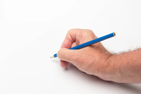 白地に着色した鉛筆で画や文字を始めたり 割合を測定するために使用される 定規として使用される鉛筆 — ストック写真
