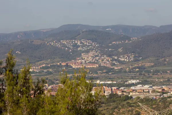 バルセロナのBaix Llobregat村 Colcerola山脈からの眺め — ストック写真