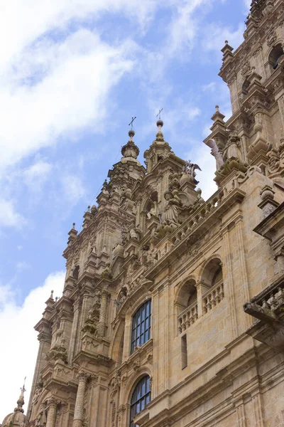 サンティアゴ コンポステーラ ガリツィア スペインのプラザ オブラドーロにある建物と塔 — ストック写真