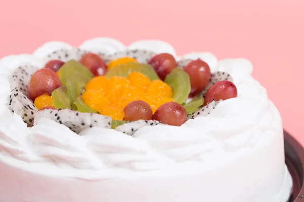 Pastel Fruta Fresca Crema Blanca Para Navidad —  Fotos de Stock