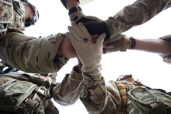 Жареный миндаль с коричневым ядром