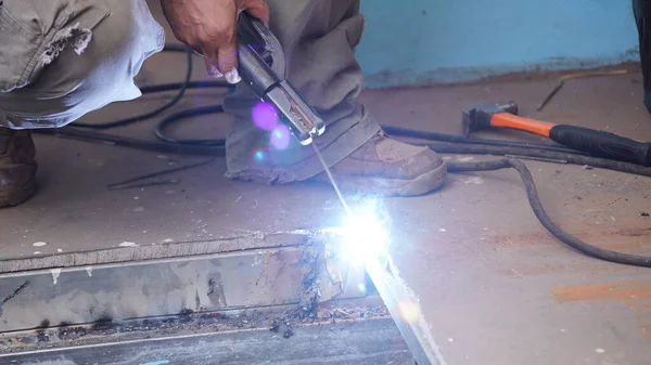 Soldadura Corte Trabalho Aço Homem Ofício Com Máquina Roda Serra — Fotografia de Stock