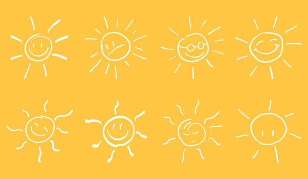 Símbolo Solar Dibujado Mano Sonriente Lindo Icono Del Sol Ilustración — Vector de stock