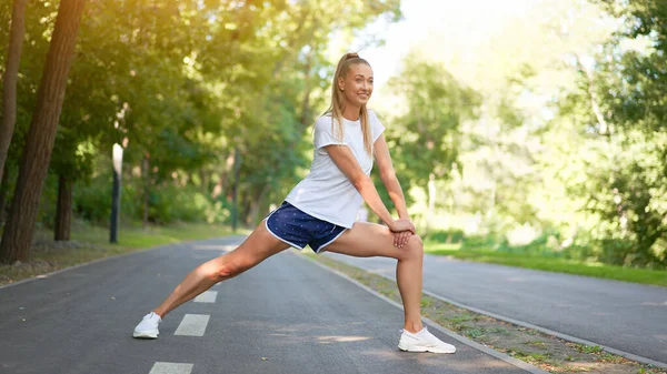 Woman Runner Stretching Legs Exercising Summer Park Morning Middle Age — Stock Photo, Image