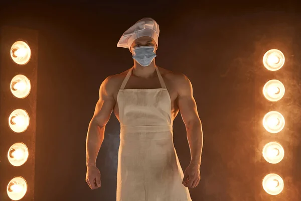 Nouveau Concept Normal Portrait Chef Musclé Portant Masque Médical Protecteur — Photo