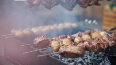 Sokak Gıda Konsepti Sebzeler ve Izgara Kebap 