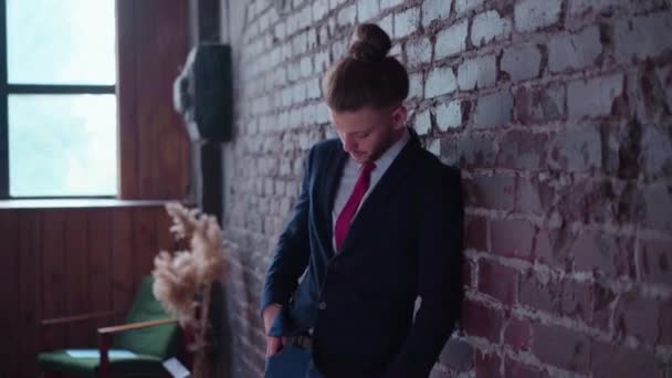 Business man yes gesture like win jackpot Happy caucasian male reading good news leaning brick wall loft interior — Stock Video