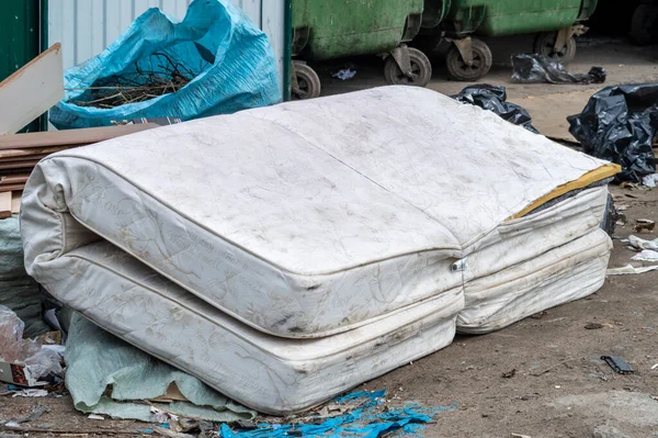 Old Mattress Thrown Trash High Quality Photo — Stock Photo, Image