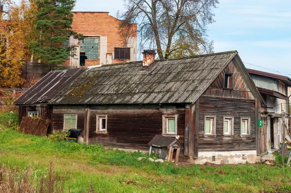 Petrozavodsk Rússia Outubro 2019 Casa Madeira Antiga Aldeia Caixa Cachorro — Fotografia de Stock