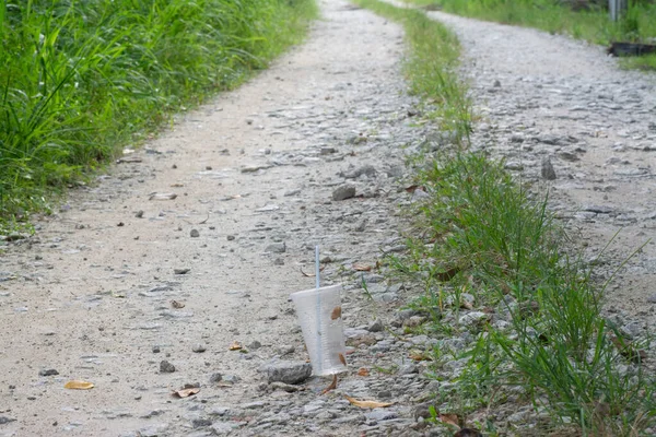 Scène Poubelle Récipient Plastique Transparent Jeté Partout — Photo