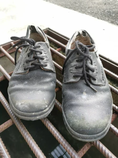 Zapatos Cuero Negro Hombre Desgastado — Foto de Stock