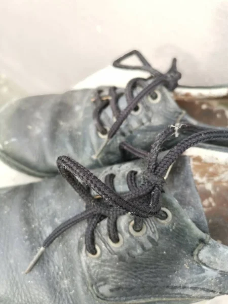 Sepatu Kulit Hitam Pria Usang — Stok Foto