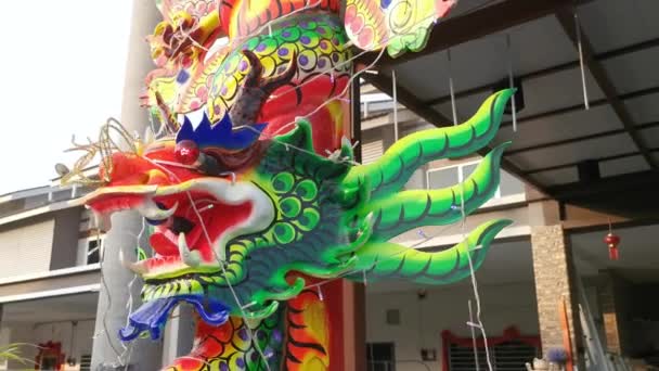 Plan Rapproché Figure Tête Dragon Sur Poteau Bâton Joss — Video