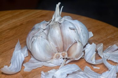 Allison sativum karanfil bitkisinin yakın çekimi..