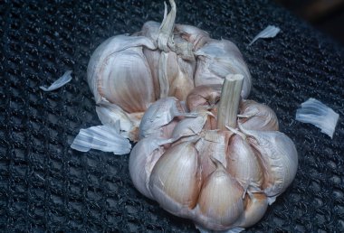 Allison sativum karanfil bitkisinin yakın çekimi..