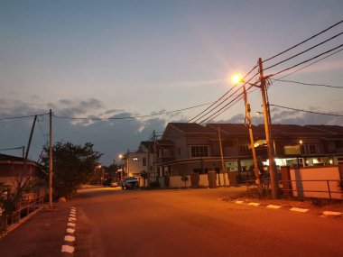 Asya 'daki yerleşim bölgesinde hava kararacak..