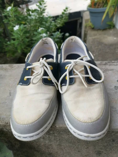 Man Casual Old Footwear Display — Stock Photo, Image