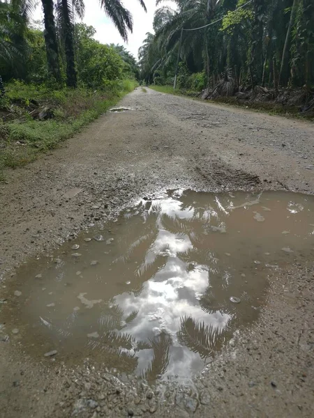 Charco Encontrado Camino Rural Después Fuerte Ducha —  Fotos de Stock