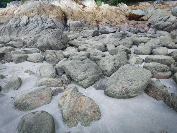 아름다운 바위투성이 해변의 — 스톡 사진