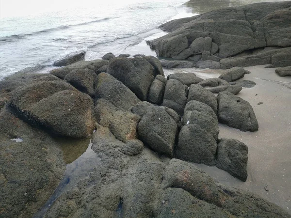 Landschaft Des Schönen Felsigen Strandes — Stockfoto