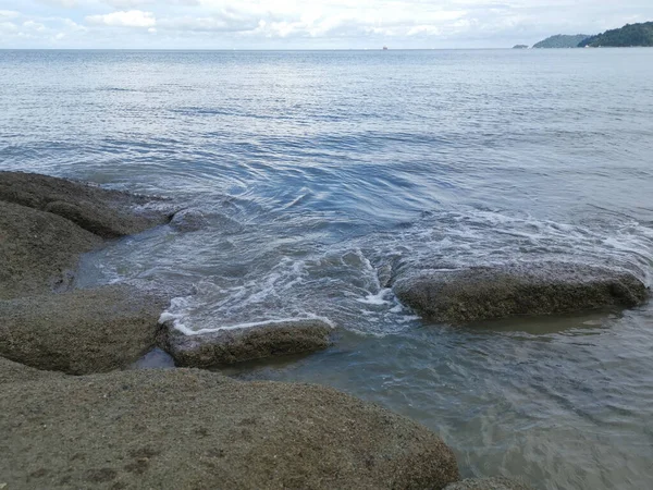 Cenário Bela Praia Rochosa — Fotografia de Stock