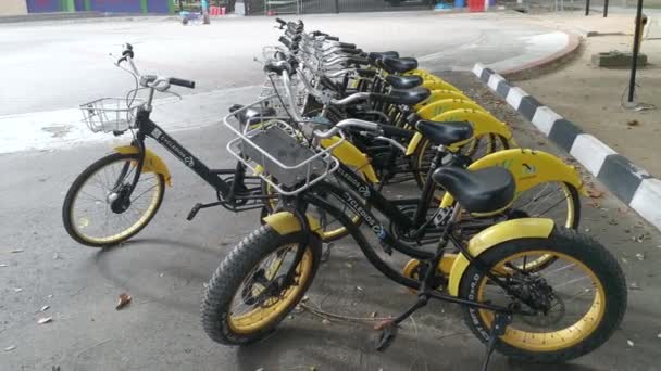 Perak Malasia Abril 2021 Escena Ciclodios Negocio Inteligente Marca Bicicletas — Vídeo de stock