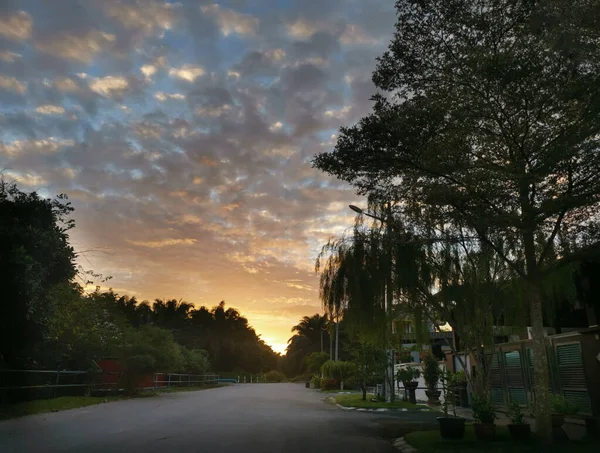 Schöner Sonnenaufgang Rund Die Typisch Asiatische Straße — Stockfoto