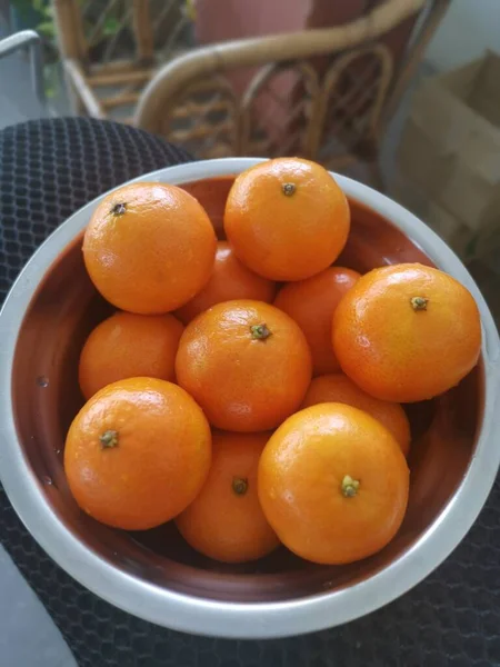Många Vanliga Och Mandarin Orange Displayen — Stockfoto