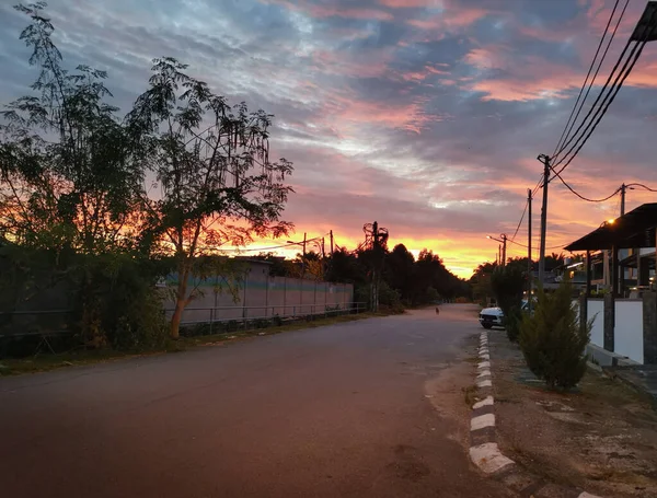 Bella Alba Intorno Alla Tipica Strada Residenziale Asiatica — Foto Stock