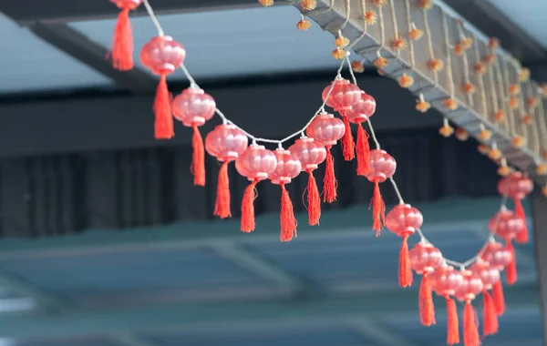 Hang Ceiling Row Decorative Red Plastic Bulbs Lantern — Stock Photo, Image