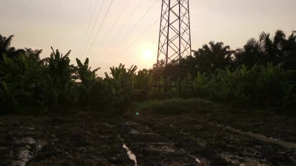 Scena Del Cielo Intorno Alla Torre Trasmissione Elettrica — Video Stock