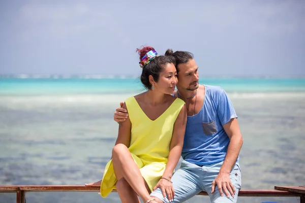Beautiful Couple Lovers Sit Railing Embrace Background Azure Sea Look — Stock Photo, Image
