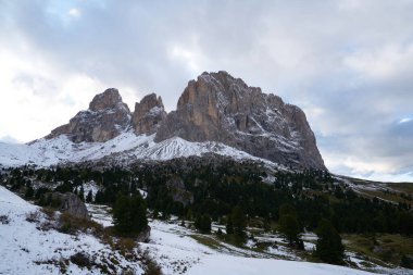 Langkofel Grubu, Grohmannspitze Dağı, Fuenffingerspitze Dağı ve Langkofel Dağı, Sella Geçidi, Dolomitler, Alto Adige, İtalya