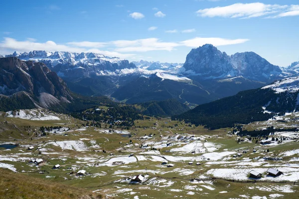 Piękna Góra Langkofel Dolomitach Widziana Jałmużny Seceda Pierwszym Śnieżnobiałym Niebieskim — Zdjęcie stockowe