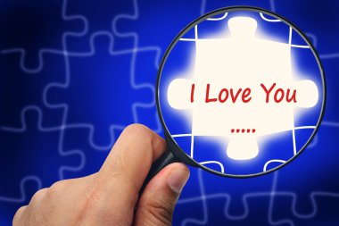I Love You kelime. Büyüteç'i ve bulmacalar.
