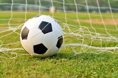 Futbol alanında kadar yakın.