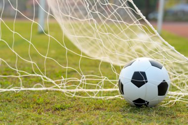 Futbol alanında kadar yakın.
